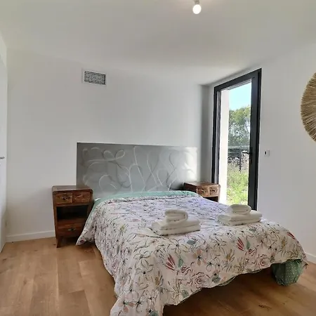 D'exception A Piscine Chauffee מוגויו