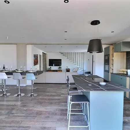 וילה D'exception A Piscine Chauffee מוגויו