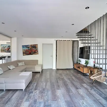 D'exception A Piscine Chauffee וילה